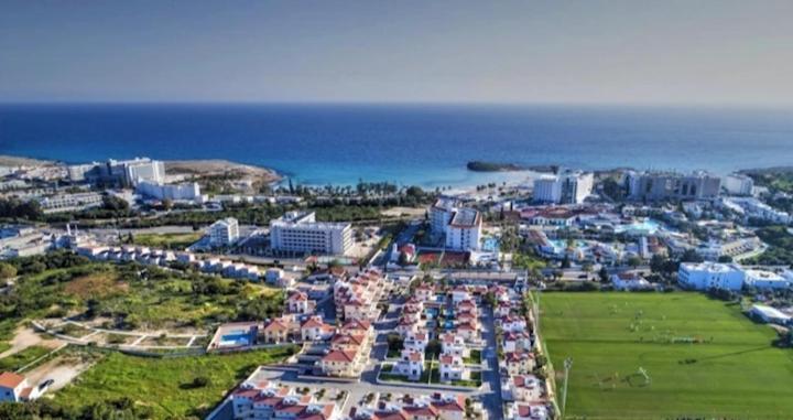 Nissi Golden Sands Sea View 2 Bedroom Apartment Ajía Nápa Kültér fotó